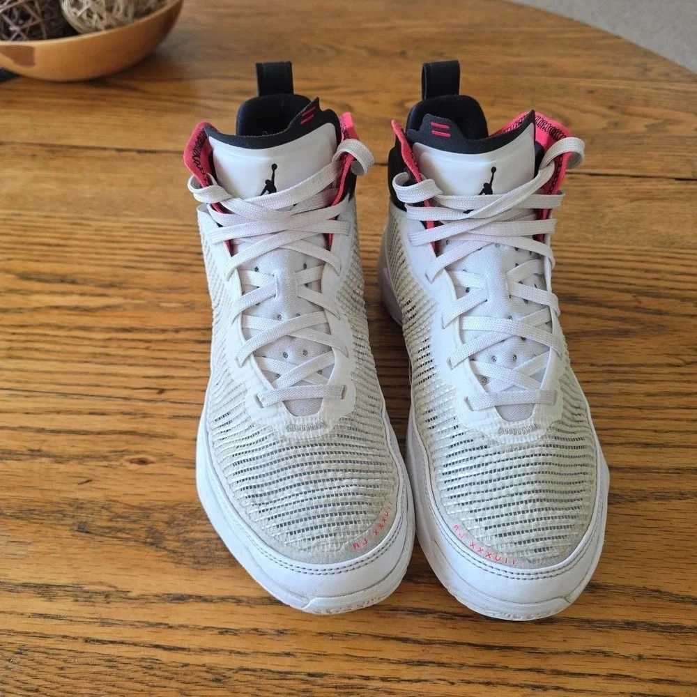 Air Jordan 37 GS‎ 'SIREN RED' Grade School Men's Size 7 Dd7421-100